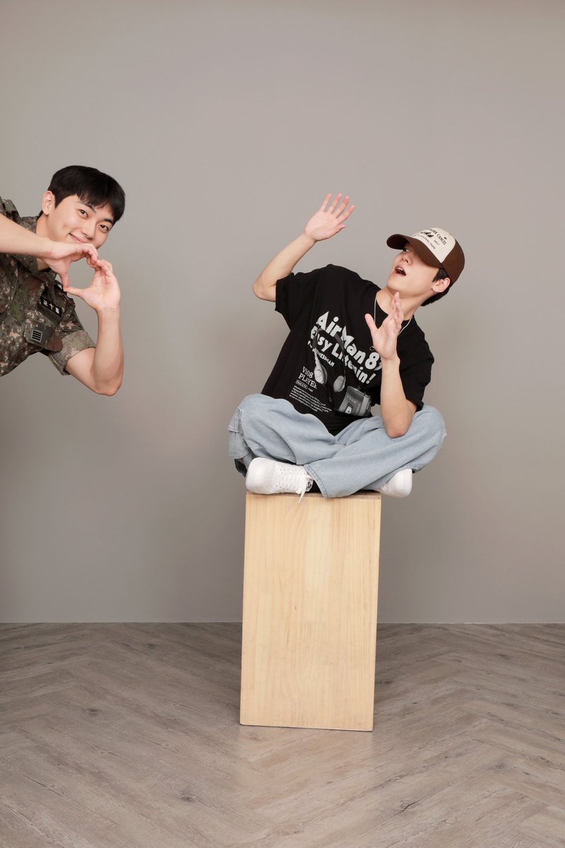 ONF_offcl's tweet photo. Loading ONF...... (2/6)
■■□□□□

#온앤오프 #ONF
#엠케이 #MK #유 #U https://t.co/IaYBTA0jrf