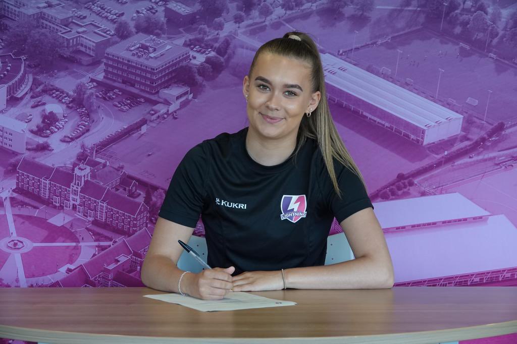 Hateley 𝙎𝙞𝙜𝙣𝙨 ✍🏼

We are delighted to announce winger Abbey Hateley is back for the 2023/24 campaign.

#lightingfamily
