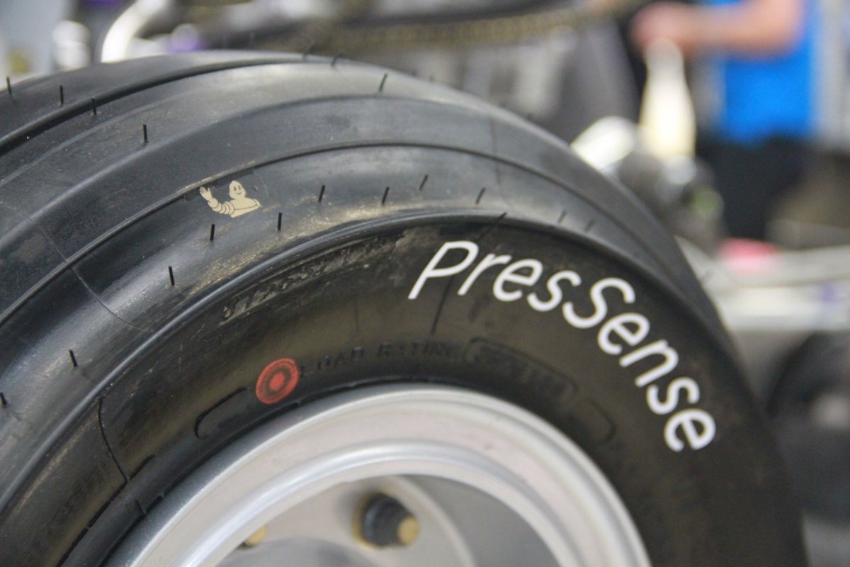 SafranLandingS's tweet photo. 🤔 Ever heard of a connected aircraft tire? Here is #PresSense! 

Developed in partnership with @Michelin, it enables to measure a tyre pressure in a dematerialised way only 45 minutes after landing 🛬 https://t.co/shGEC1vPRW