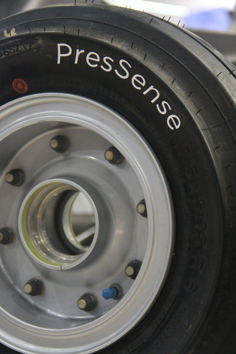 SafranLandingS's tweet photo. 🤔 Ever heard of a connected aircraft tire? Here is #PresSense! 

Developed in partnership with @Michelin, it enables to measure a tyre pressure in a dematerialised way only 45 minutes after landing 🛬 https://t.co/shGEC1vPRW