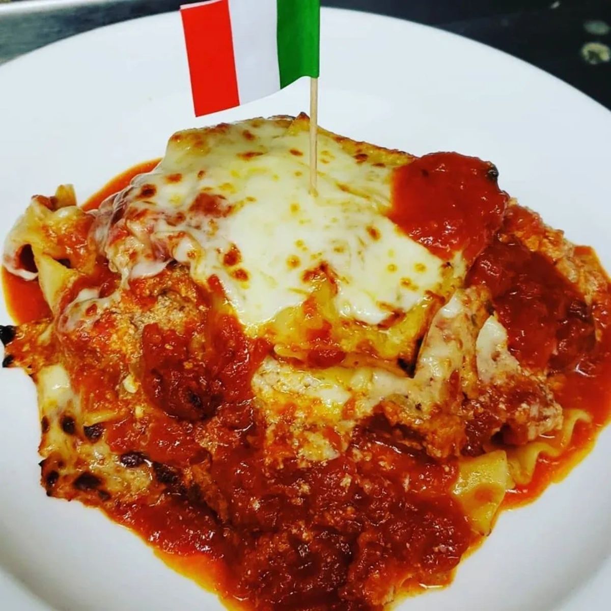 BazzarelliRest's tweet photo. Can't decide what you want to eat for lunch? Take this as a sign, and come visit us for mouthwatering seafood, pasta, pizza, and more! https://t.co/VmNWMdttIP
