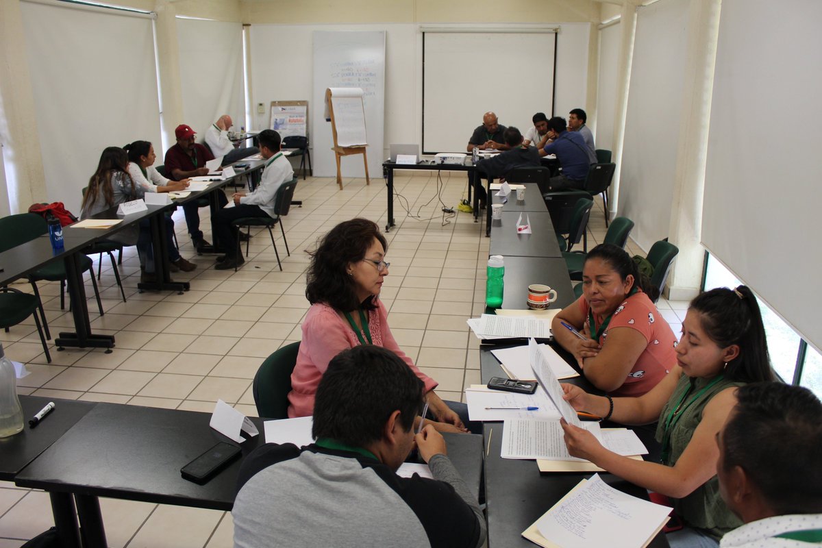 CONAFOR's tweet photo. En el Centro de Formación Forestal 🏢 “Ing. Héctor Antonio Morales Contreras” se llevó a cabo el curso 👨‍🏫 de Extensionismo rural: proceso para la formulación de un proyecto de vida comunitario 🪑🤠, a través de procesos de gobernanza. https://t.co/WvrmS1FeWE