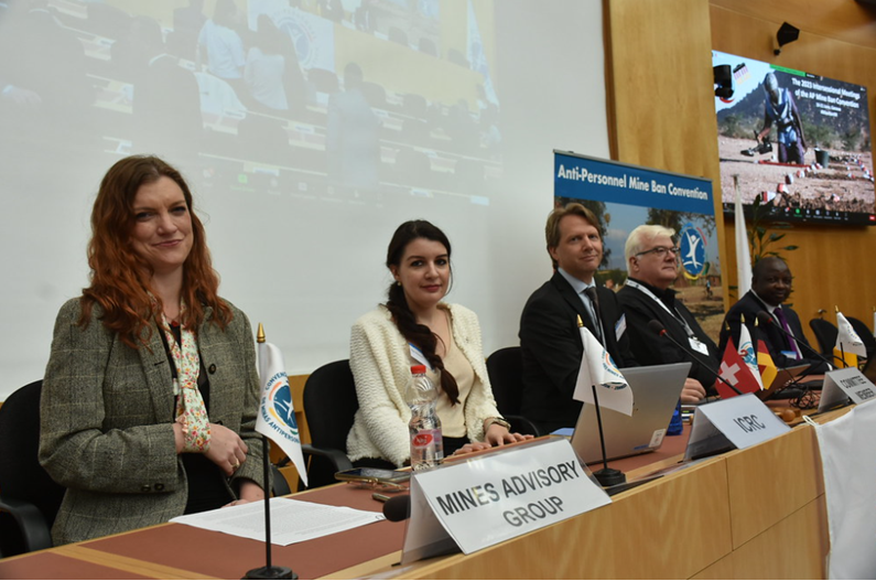 SwedenGeneva's tweet photo. #LifeSavingLessons #MineBanIM:

The use of improvised #AP #landminesand addressing their humanitarian impact will continue to pose challenges to the aims of the treaty

Thank you @MineBanTreaty for an engaging panel debate! https://t.co/TvXlTIWAxP