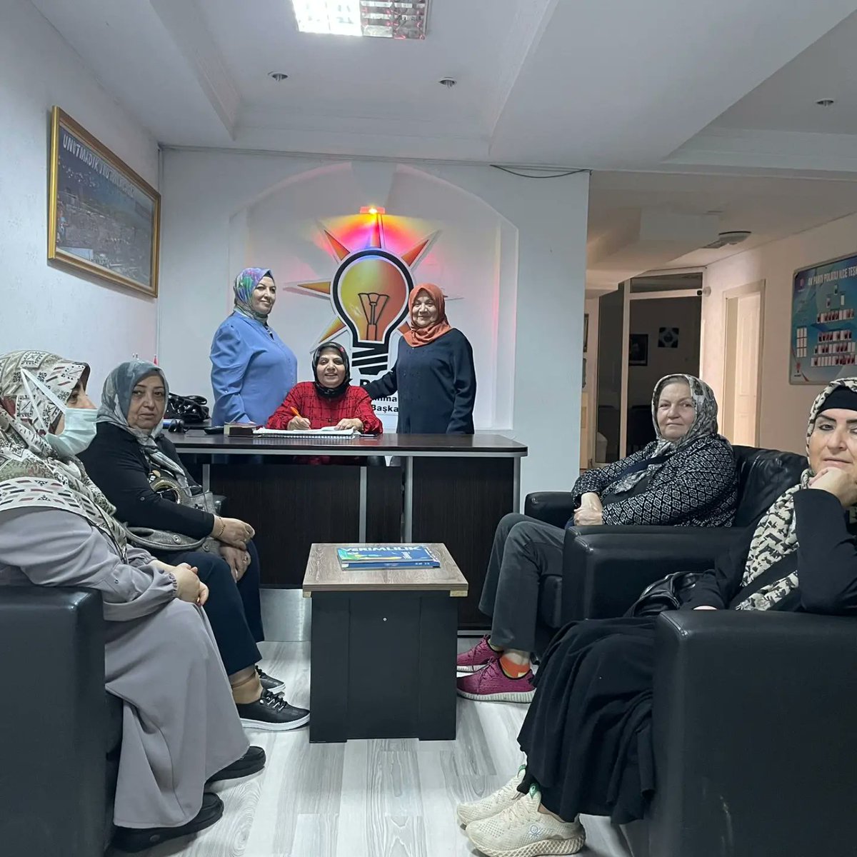 AK Kadın Polatlı (@polatliakkadin) on Twitter photo İlçe teşkilatımızda nöbetçi Kadın kolları yönetim kurulu üyemiz Şerife Ceylan nöbetini gerçekleştirmiştir
<a href="/aysekesir/">Ayşe Keşir 🇹🇷🇹🇷🇹🇷</a> <a href="/hatice_cakmak_/">Hatice Çakmak 🇹🇷</a> İlçe teşkilatımızda nöbetçi Kadın kolları yönetim kurulu üyemiz Şerife Ceylan nöbetini gerçekleştirmiştir
<a href="/aysekesir/">Ayşe Keşir 🇹🇷🇹🇷🇹🇷</a> <a href="/hatice_cakmak_/">Hatice Çakmak 🇹🇷</a>