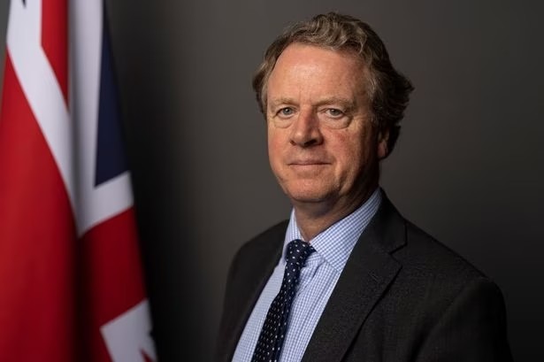 This is my MP Alister Jack,@ScotSecofState
Who didn't bother to vote because the #PrivilegesCommitteeReport was too mean to Boris, the poor petal.  @BorisJohnson is a coward who ran away, Alister Jack is a coward who supports lying to Parliament by default
…ailyrecord-co-uk-0.cdn.ampproject.org/ii/w820/s/i2-p…