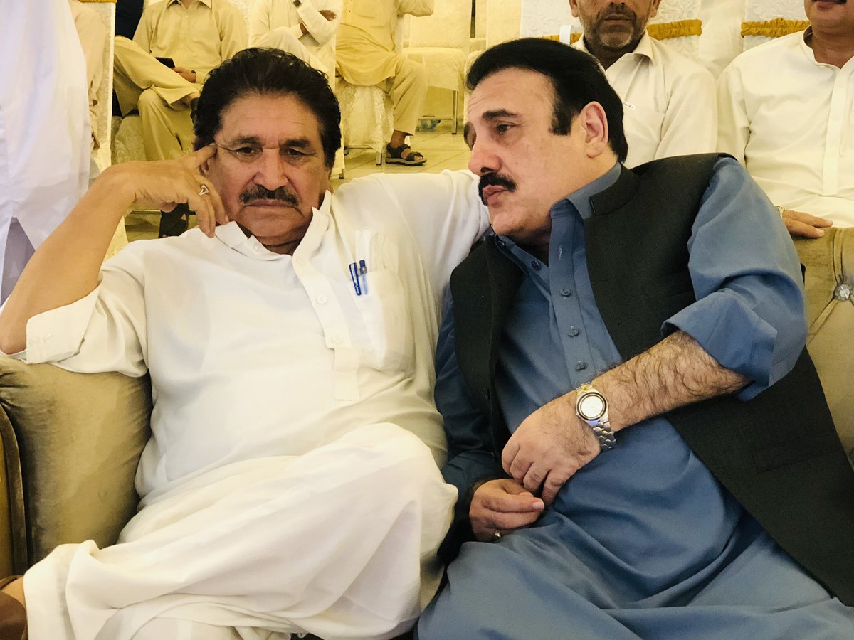 Gulzar Alam (@gulzaralammusic) on Twitter photo سائل ته صرف څوک پۀ سترګه د سائل مۀ ګورئ
سائل سائل دې خو د ډېرو زړونو خان هم دې
#شلم_جون_د_سائل_پۀ_نوم ــــــــــ
<a href="/RahmatSha_Sail/">رحمت شاه سايل</a> سائل ته صرف څوک پۀ سترګه د سائل مۀ ګورئ
سائل سائل دې خو د ډېرو زړونو خان هم دې
#شلم_جون_د_سائل_پۀ_نوم ــــــــــ
<a href="/RahmatSha_Sail/">رحمت شاه سايل</a>