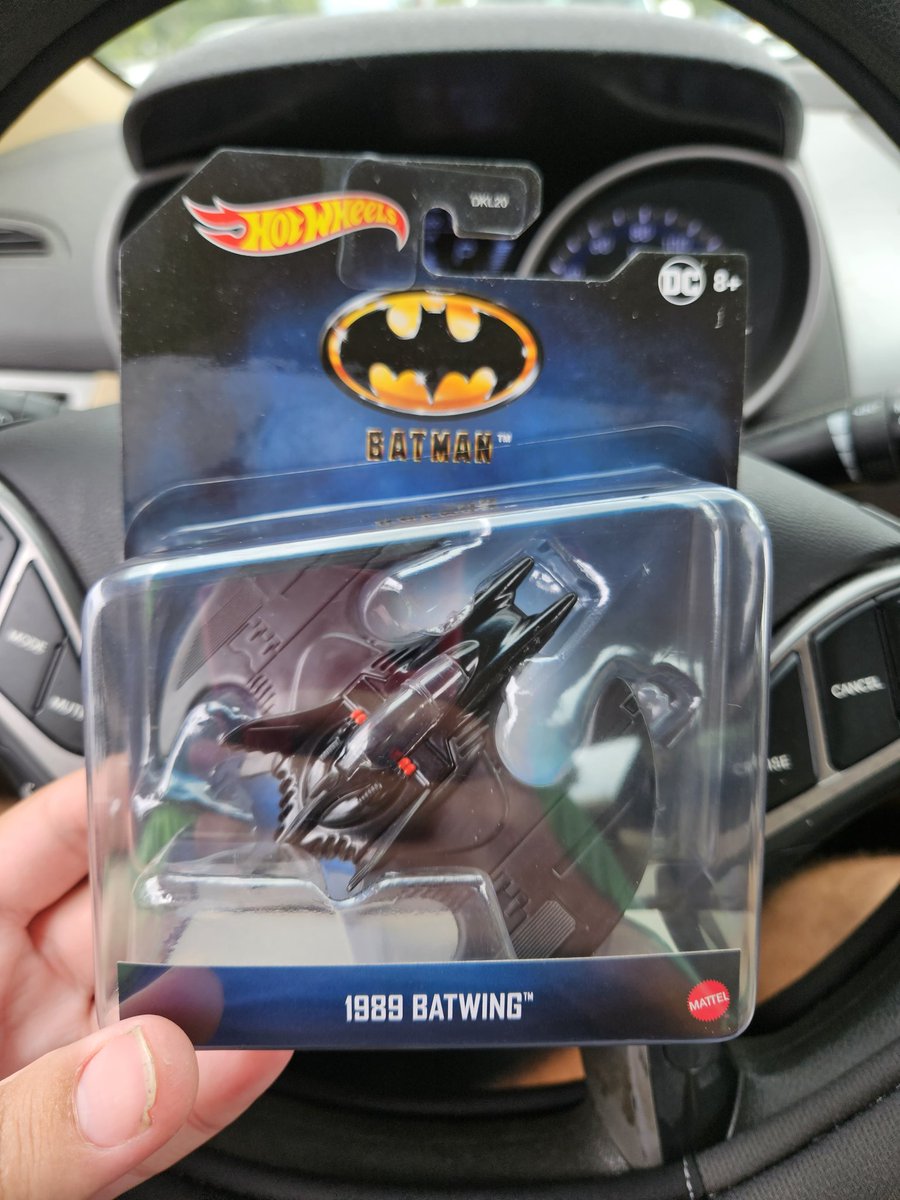 Thought I was done collecting #HotWheels #Batman vehicles. Then I saw the 89 Batwing and couldn't pass it up. Always did like this design.