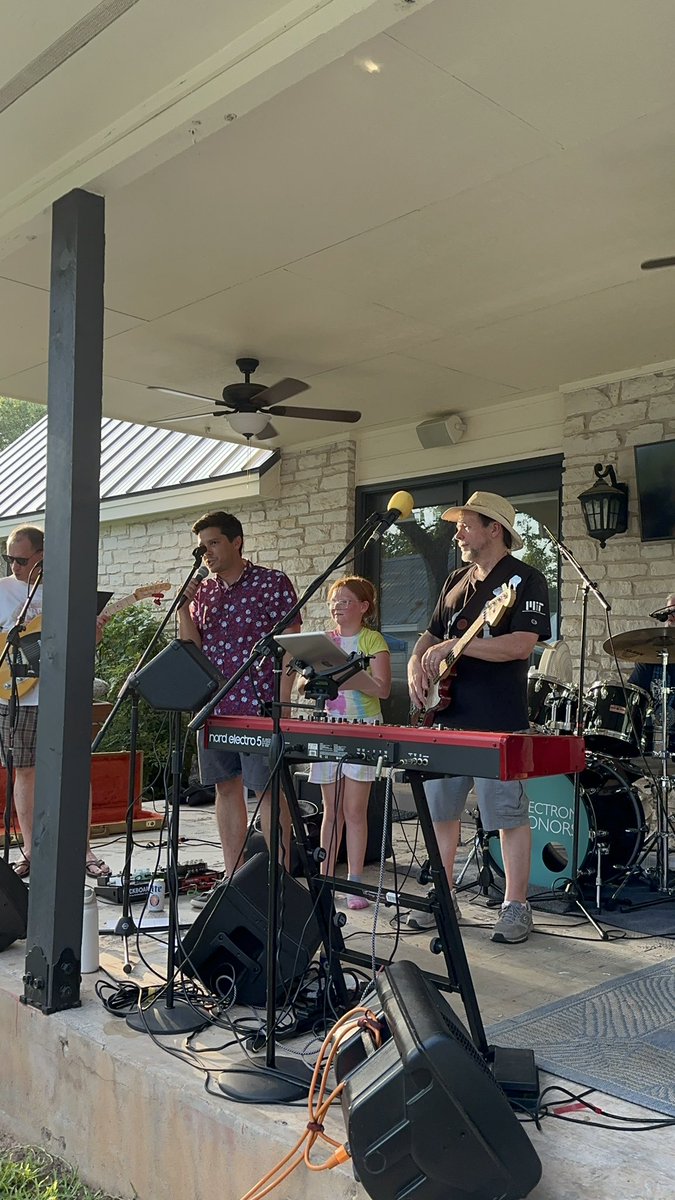proofadv's tweet photo. Senior Account Director Nick Thomas and his daughter hosted a backyard #BBQ fundraiser for @MakeAWish, Central & South TX. Proofers attended and donated to help surpass the goal of $3,000! #ProofGives #ProofAdv https://t.co/Qm7E7j7TdX