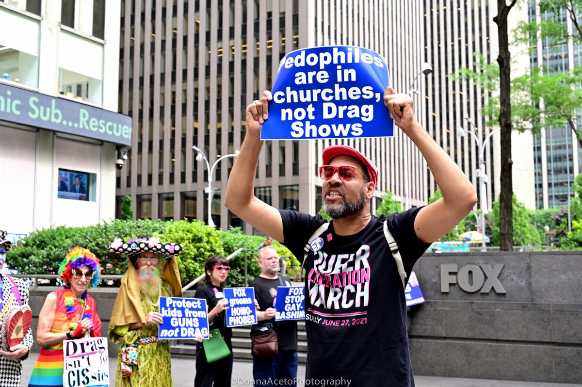 TruthOverFox's tweet photo. Some great pics by @donnaacetophoto from today's action at #FoxLies HQ. 
Fox's gay bashing endangers queer lives.
Part 1
@riseandresistny @GAGnoguns @queermarch @jaywwalker1 @JackieRudin 
#DetoxFromFox #MurdochGutterMedia https://t.co/NLDQ8VGKuh