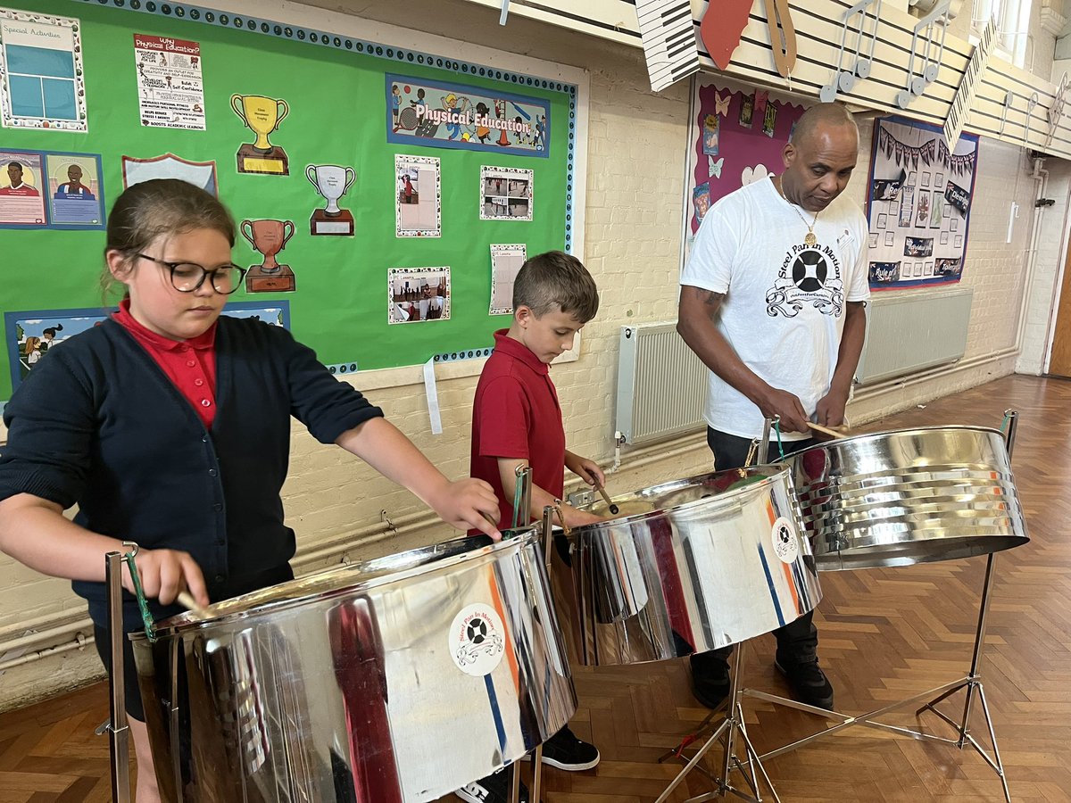 Continuing our Windrush project today getting the students ready to perform 🎶
#Windrush #Windrush75 #SteelPan #Calypso #Music #Caribbean #June22nd #CelebratingTheWindrush #WindrushGeneration #Culture #History #SteelPanMusic #CalypsoMusic #SteelBand #Broxbourne #Hertfordshire
