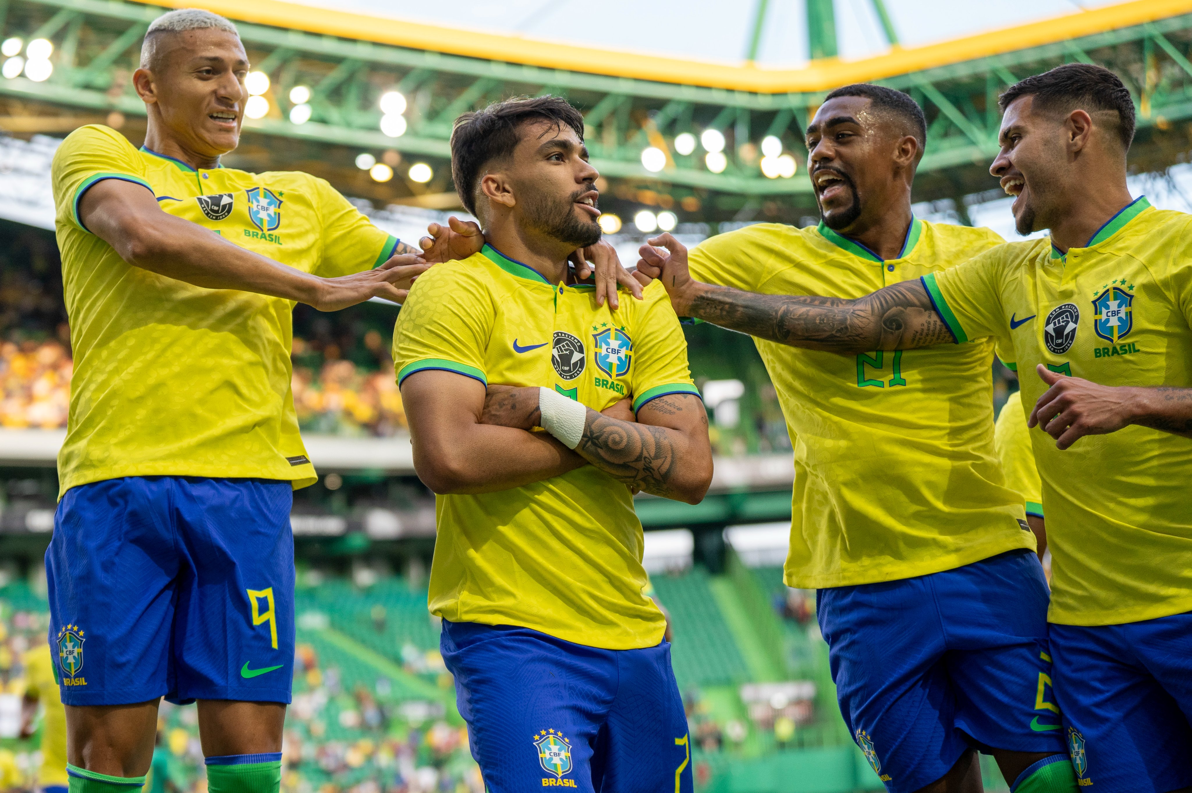 CBF Futebol on X: FIM DE JOGO! Brasil goleia novamente e garante a melhor  campanha da história das Eliminatórias. VALEU, BRASIL! ⚽️🇧🇷 🇧🇷 4x0 🇧🇴