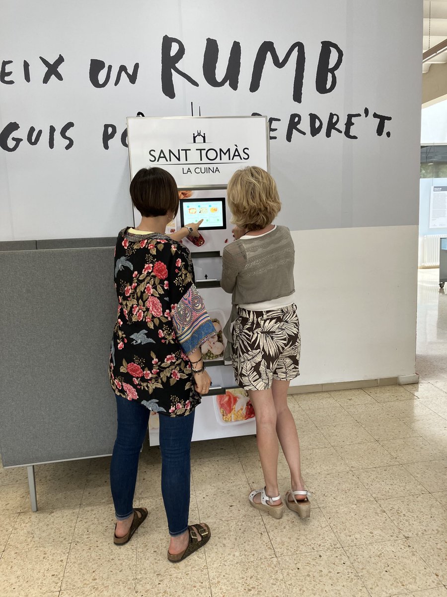 chuscordero's tweet photo. Avui erem a la ⁦@uvic_ucc⁩ i hem aprofitat per quedar nos a dinar i provar els menús saludables de ⁦@SantTomas_⁩ que hi ha al quiosc digital. Boníssims i superpractic! 👇🏼👇🏼👇🏼👇🏼👇🏼👇🏼👇🏼👇🏼 https://t.co/U1a5IGRXrn