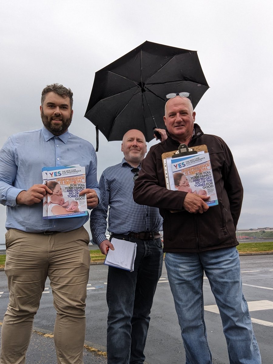 JoshMennie's tweet photo. Dreich day but that's when you get the most amount of people in 😉 Glad to be out canvassing again this evening in Peterhead, spreading the positive message of independence and engaging with folk on the doorstep. #activesnp #firstactivist #teamsnp https://t.co/swX6Y0nfbR