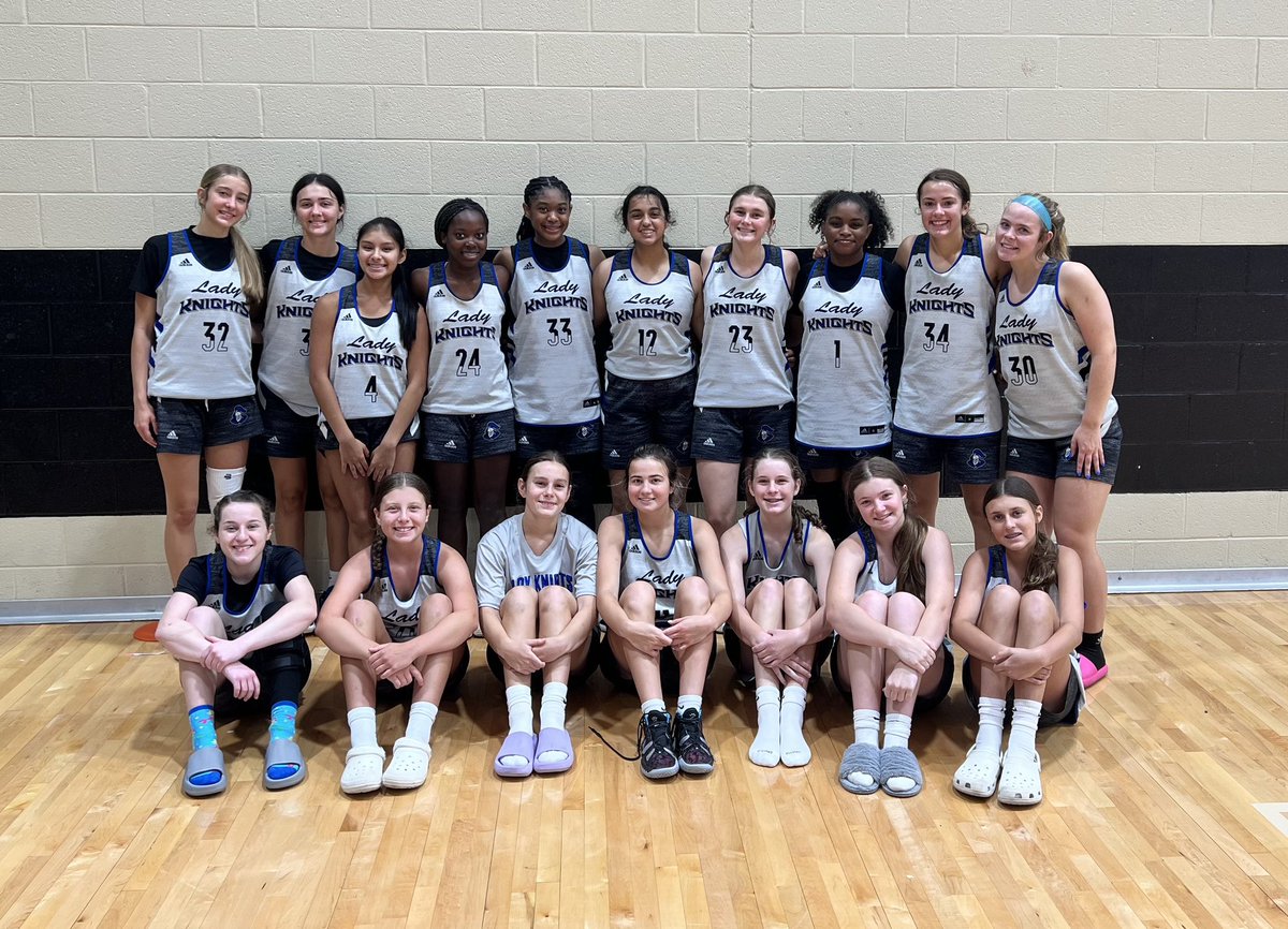 Finished up our summer schedule today at Ravenwood Team Camp.  Super proud of the growth we showed this summer even being down a player or two several different times.  Looking forward to getting back together this fall/winter to get ready for the season!
#weareoNe https://t.co/EySPPnIV6h