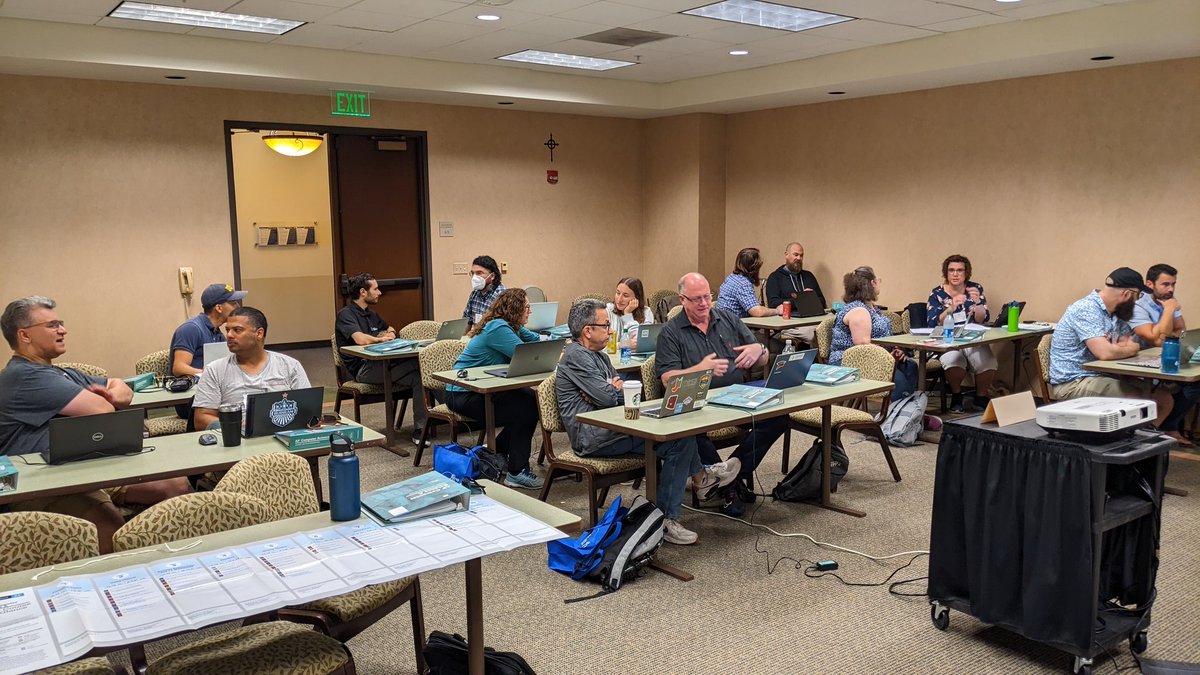 Beautiful day for pair programming!
#APCSA @CSforALL @CSforCA @csteachersorg @CSforAllTchrs @exploringcs @CSForIL @CSTA_IE @CSTAGLA @a2zk12cs @USDToreros #APbyTheSea @SanDiegoCounty #PairProgramming #Collaboration