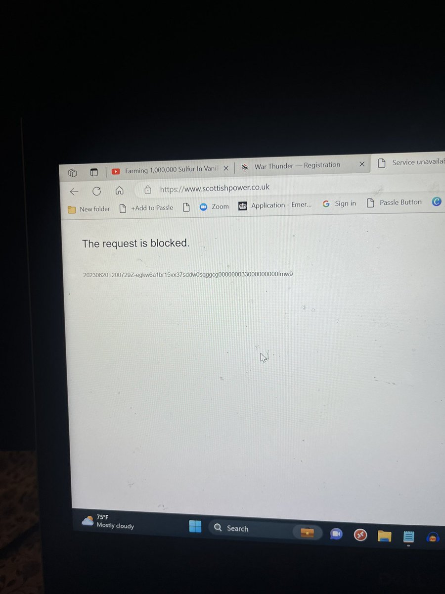 cknock's tweet photo. @ScottishPower what the hell is going on? 8 months of hell and simply now trying (albeit very reluctantly as the service has been shocking) to pay a bill and this is what I get 🤷‍♀️😳… Just horrendous. https://t.co/qLEkrEweQ1