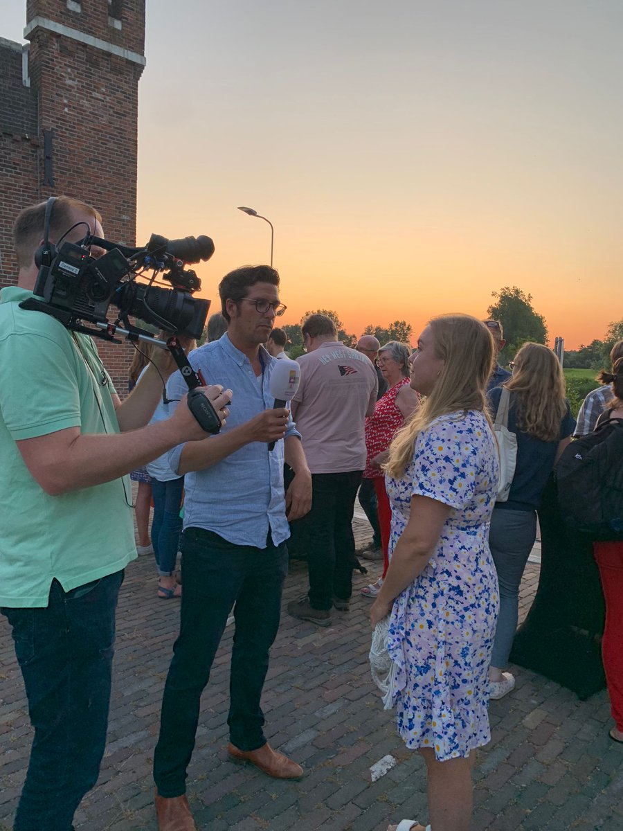 Inspirerende avond van dialoog en samenwerking tijdens de bijzondere raadsvergadering in Cruquius en Vijfhuizen! Fractievoorzitter Jennifer deelde na afloop onze visie en betrokkenheid.  #teamCUSGP #Raadsvergadering #Dialoog #Samenwerking #Cruquius #Vijfhuizen