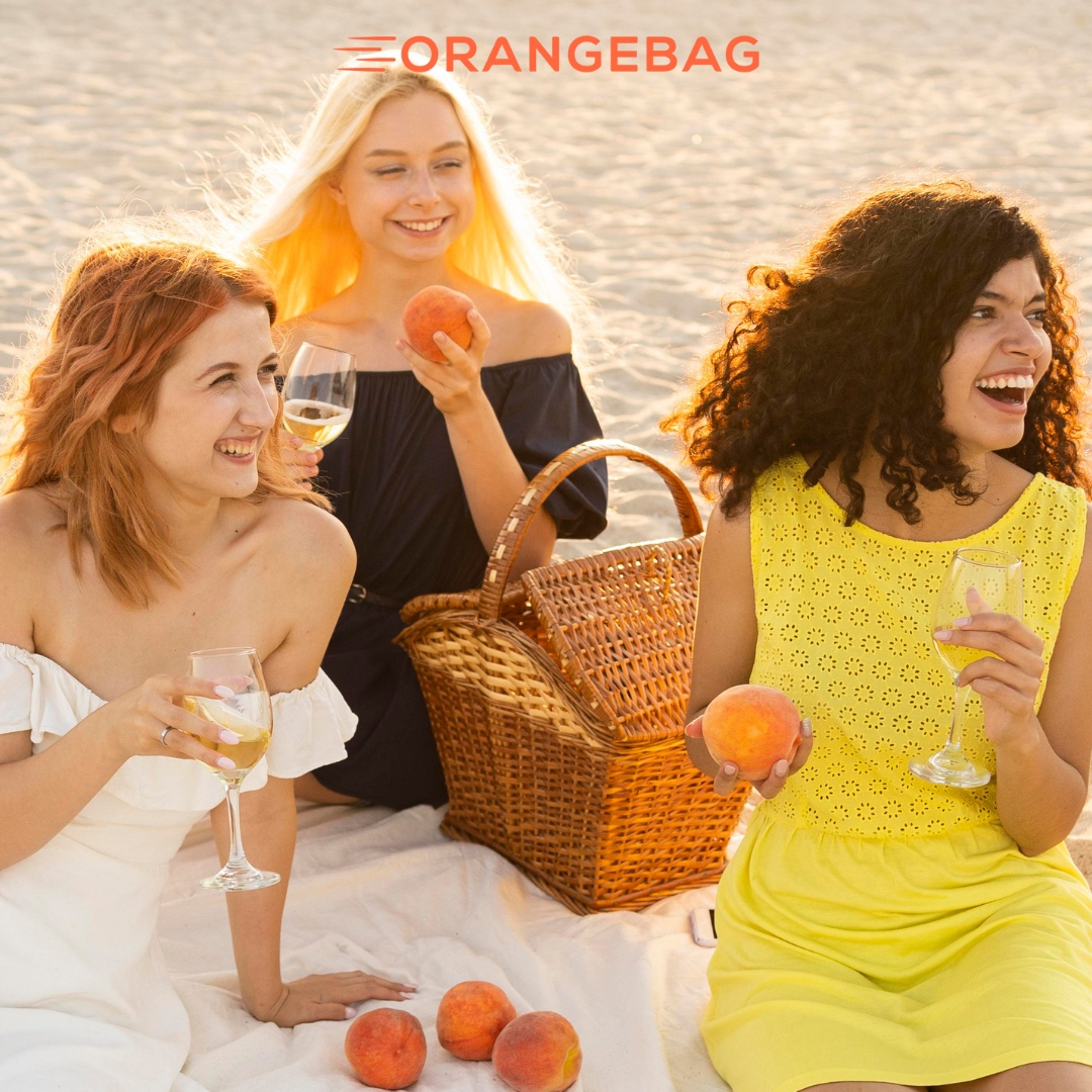 Ready for a vacation and just dreading the laundry you have to do when you get back? 
Let us help make your summer a breeze! 🌴
⁠
#orangebag #orangebaglaundry #losangeles #drycleaning  #summermemories⁠