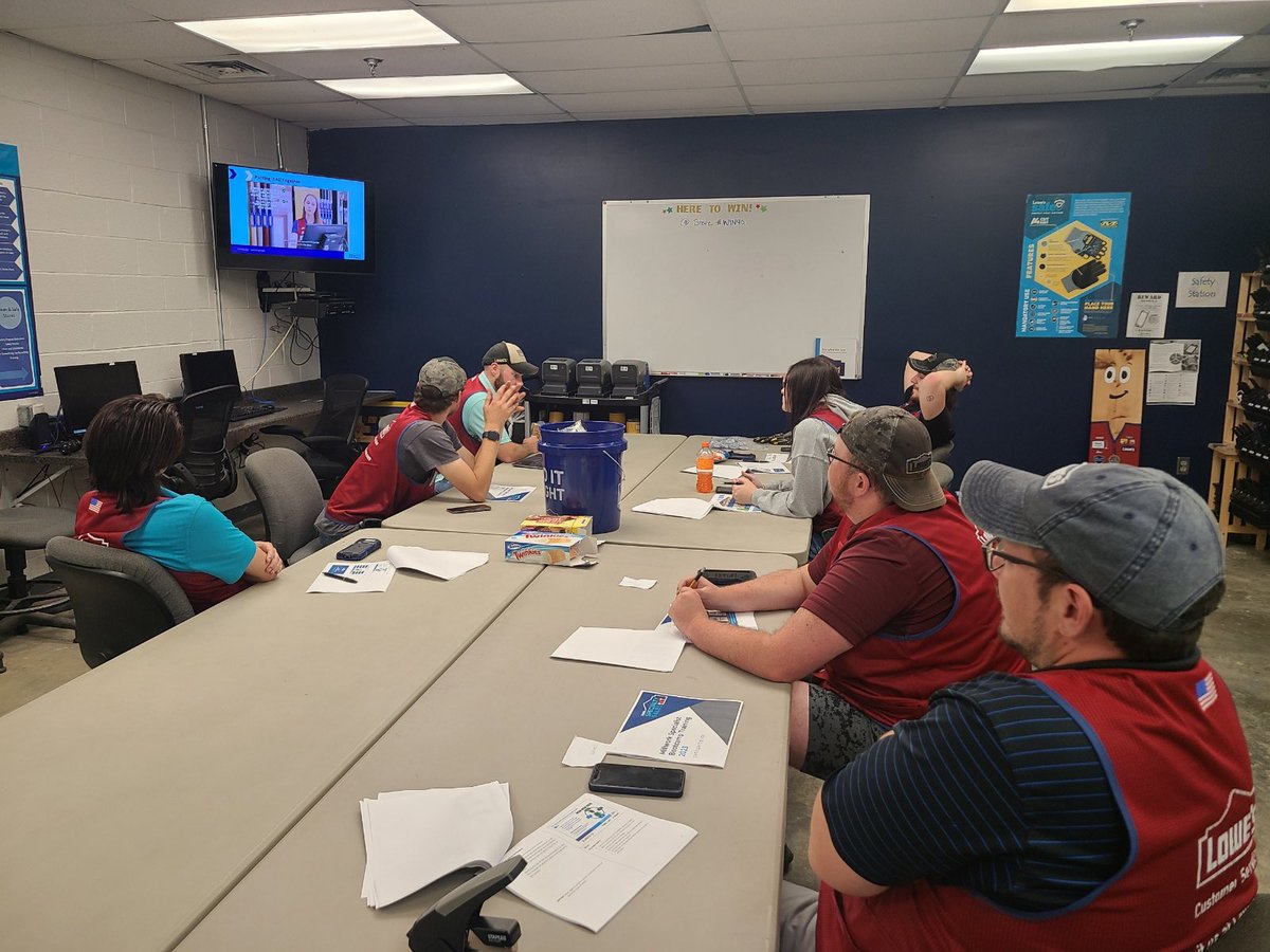 johneric88's tweet photo. Specialty Team at Store #1040 had a great #MillworkTrainingBootCamp! Awesome opportunity to continue learning! #SpecialtyBootCamp #Lowes #GetItInstalled @M_Wilson606 @DebDearing @JBBailey9 @BlueBoxR1 @BenitoKomadina @SarahN_Lowes https://t.co/ZrMGe8jRpO