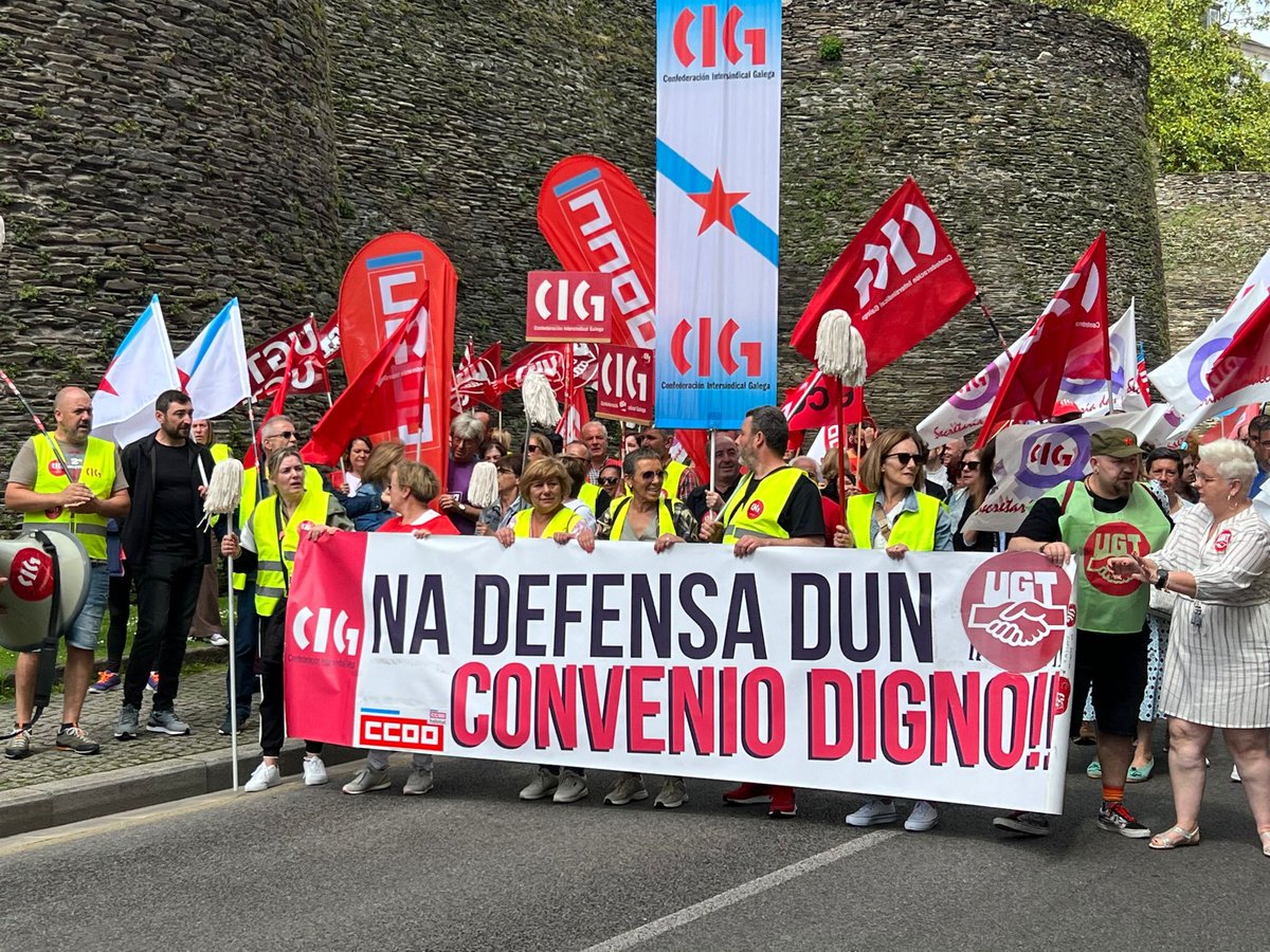 UnionCCOO_Lugo's tweet photo. 🔴 Hoxe en Lugo o sector da limpeza manifestouse!!!! 

🧽🧹NA DEFENSA DE UN CONVENIO DIGNO🧽🧹 https://t.co/B7L5aH9u6N