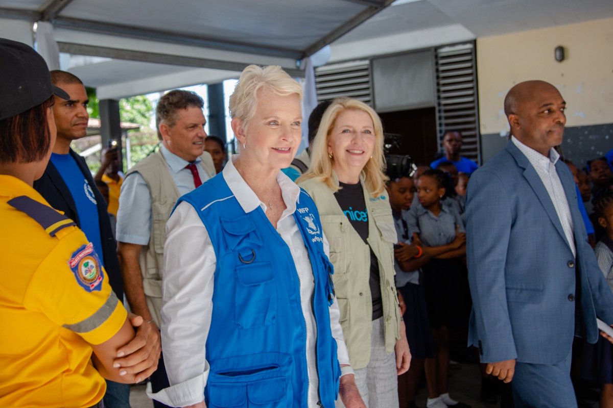 Great to be with @WFPChief Cindy McCain at a @UNICEF and @WFP supported school in Haiti.
 
Education spells opportunity and hope for children. But violence and poverty stand in the way for too many.
 
Haiti needs more attention and a stronger response.
 
#HaitiCantWait @iascch