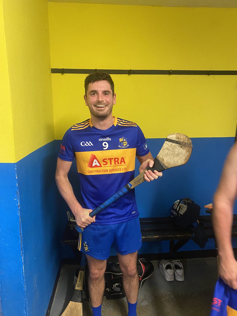 CarrigalineGAA's tweet photo. South East Junior B Hurling League 

Carrigaline 3-15 (24)
Ballinhassig 1-21 (24) 
Full Time 

Last minute goal to draw the game scored by Peter Royane. 
Man of the match Darren Murphy on his final game for the club this year. He’s going across the water 🇺🇸. Best of luck Darren https://t.co/5z9IGoh5Os