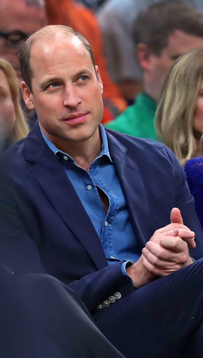 His dedication to the Crown, the people and the causes that are close to his heart.

And, his blue eyes😉😉
#PrinceWilliam41