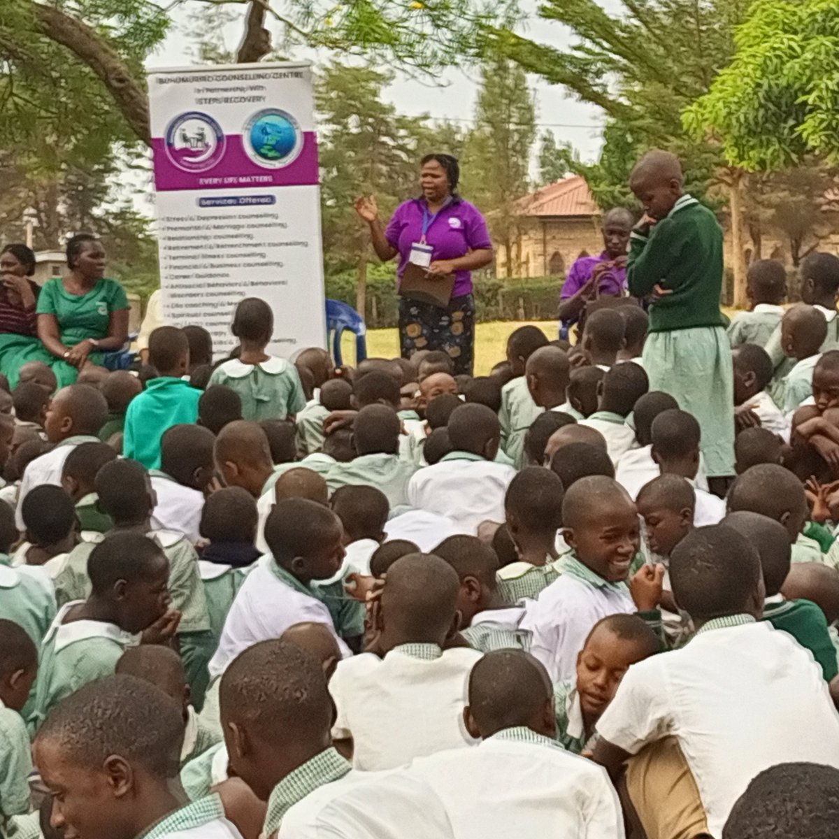 Yesterday with the team from Buhumuriro counseling center, we were at Nyamityobora Primary school,sharing about Mental health with pupils & teachers,
I was happy to give a talk about refocusing & stress management in order to succeed in life. 
#MentalHealthAwareness