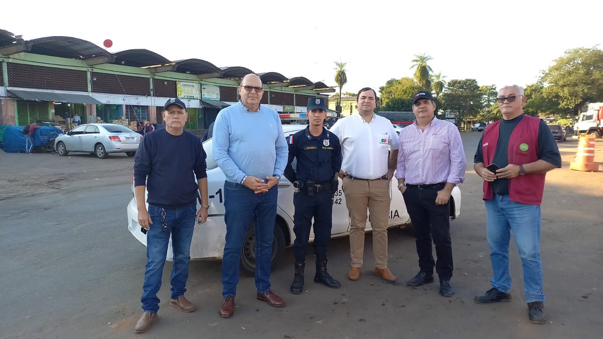 Estamos con mucha energía y con el compromiso firme de trabajar arduamente para alcanzar nuestra meta de hacer del Mercado de Abasto un espacio mejor, con funcionamiento óptimo a beneficio de la ciudadanía y los permisionarios. ¡Vamos a lograr un #AbastoEnOrden!