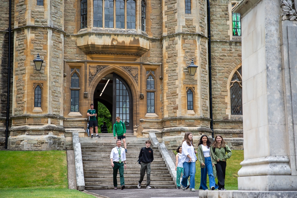 malverncollege's tweet photo. What a fantastic start to our online Green Giving Day! Already, 178 of you have raised an amazing £56,620. THANK YOU ALL and see you tomorrow for more of the same!

Visit https://t.co/J9I3A715Jf to find out how you can support Green Giving Day.

#MalvernGreenGiving https://t.co/IcL6t4bOy6