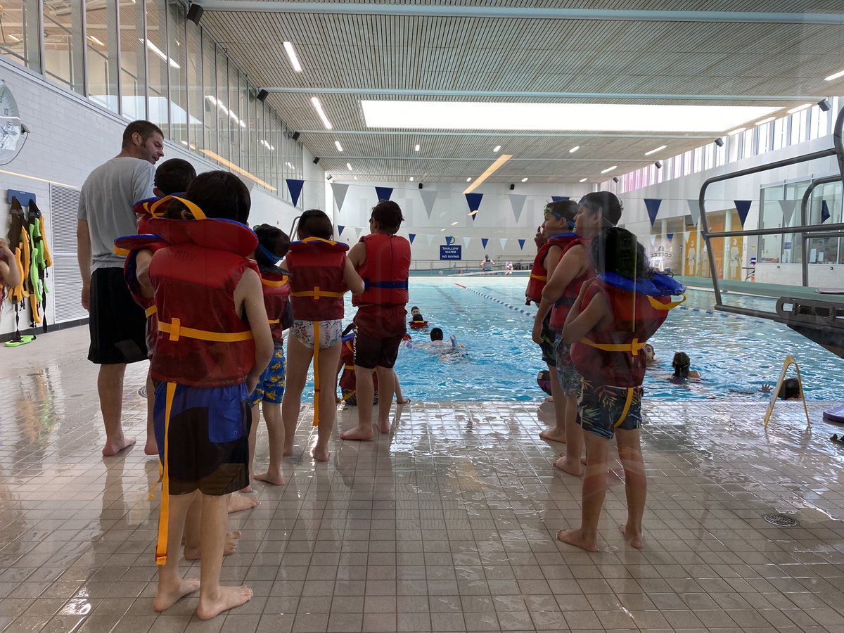 A fantastic walk to the pool 😎 and a great last day for Swim to Survive for our Gr 3 Ss - so proud of everyone!! 👏👏👏🏊🏼‍♀️🏊🏼