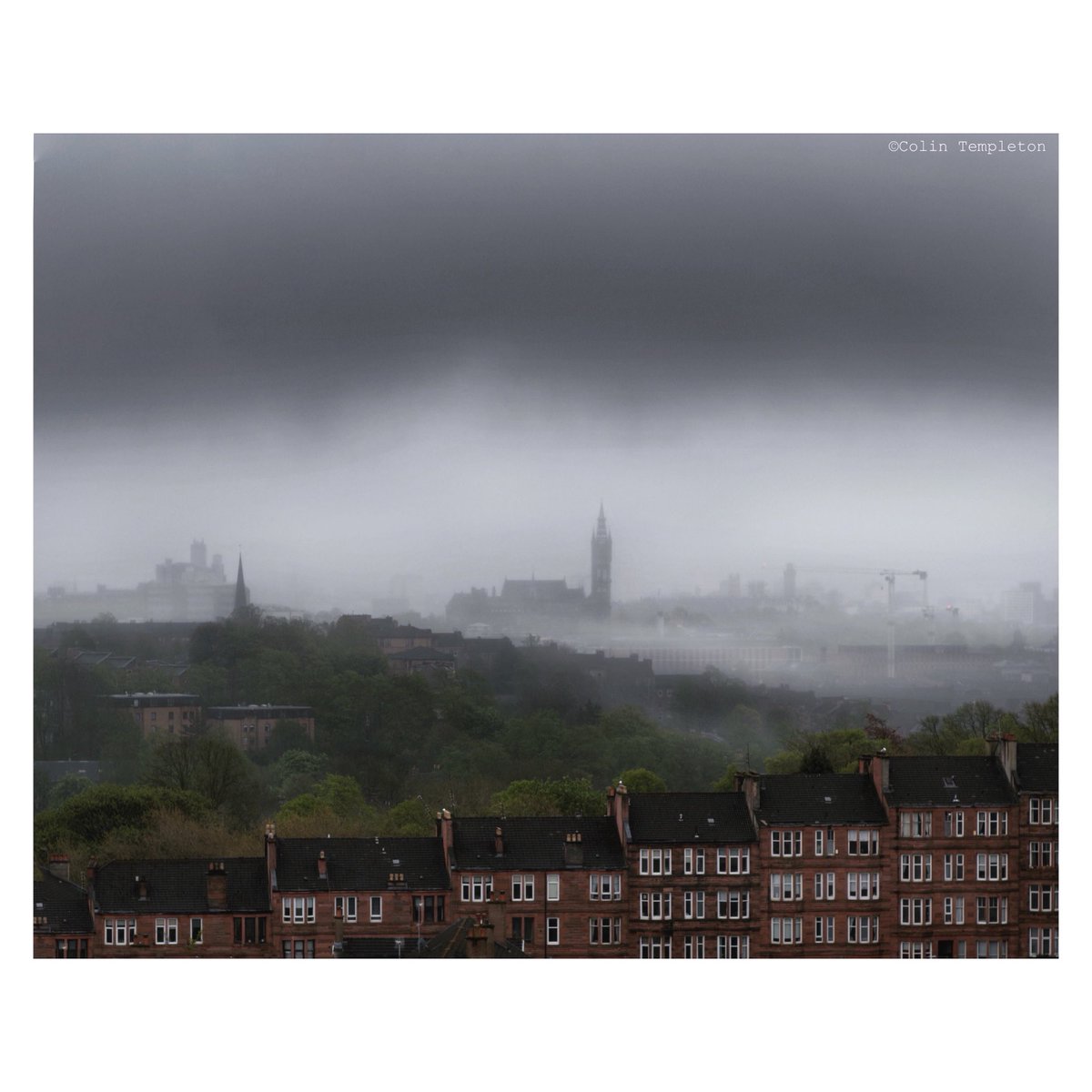 colintempleton's tweet photo. Rainy skies over Glasgow University https://t.co/XUAaNDVaSq