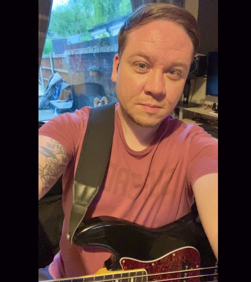 radaruk_'s tweet photo. Hey guys - you might be confused who we are or how you’re following us sorry 😂 We used to be a band called The Hush and spent the last few years writing some rock songs so if you like bands like You Me At Six or Royal Blood you should check us out 👍🏻 x https://t.co/L9dkixigHm https://t.co/oiZ5Te1LNg