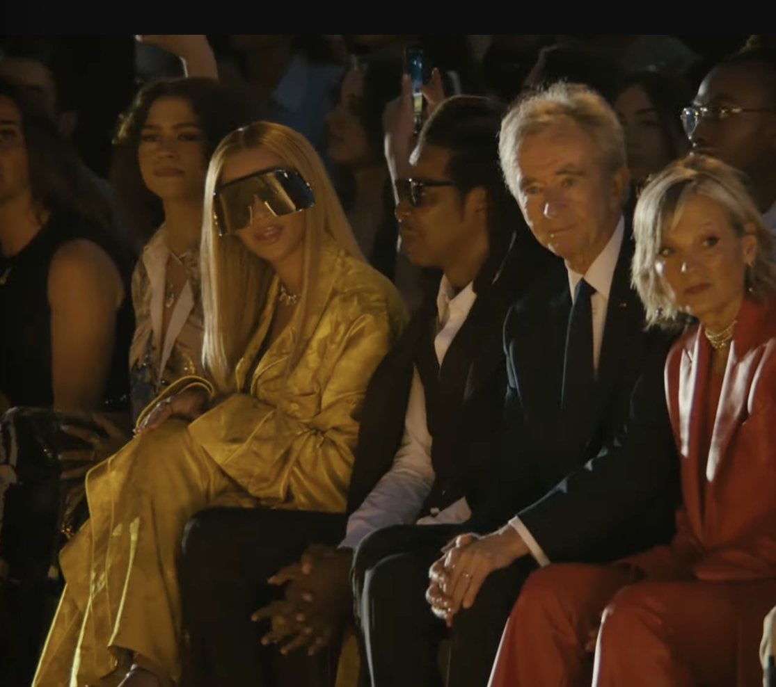 Pop Tingz on X: Beyoncé, Jay-Z, and Zendaya seated together at the Louis  Vuitton show in Paris.  / X