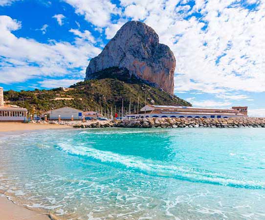 memarchodeviaje's tweet photo. Descubre cuáles son las ➤ mejores zonas donde alojarte en Calpe (playa de la Fossa, playa del Arenal-Bol...),  ✅ te mostramos los mejores hoteles y alojamientos donde hospedarte. https://t.co/GOBPlVfRwk https://t.co/kaZz64TEsy