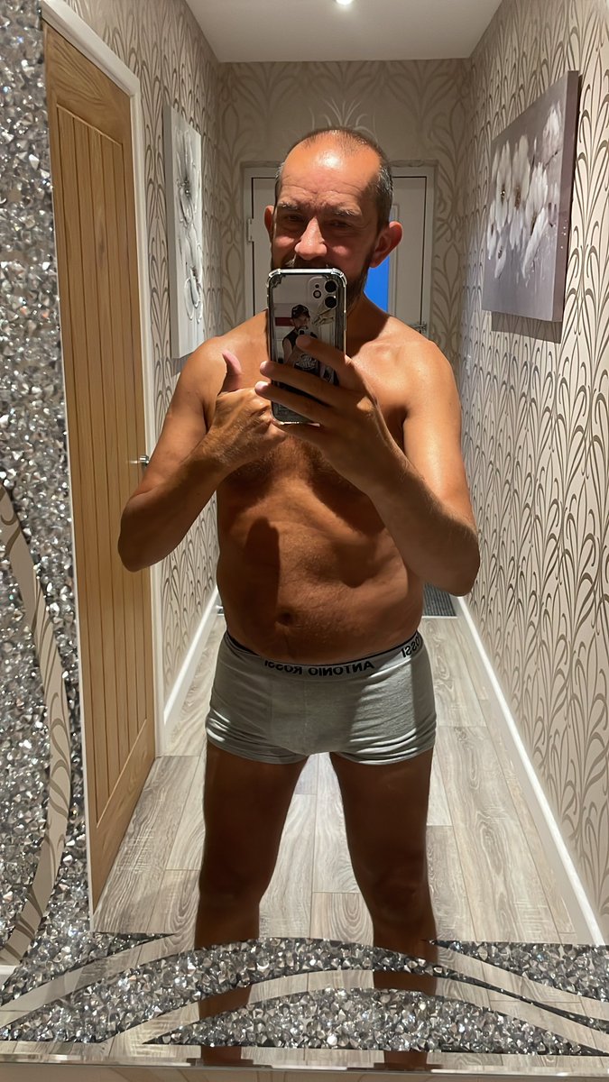 Steve67Blue's tweet photo. Well I’ve channel surfed enough so I think it’s time for an early night!! Although you’ve guessed it I may take a ☕️☕️ and 🍫🍫to have by the side of the bed….think it’s going to be a muggy night!! 🥵🥵 https://t.co/4HBOIGPWCJ