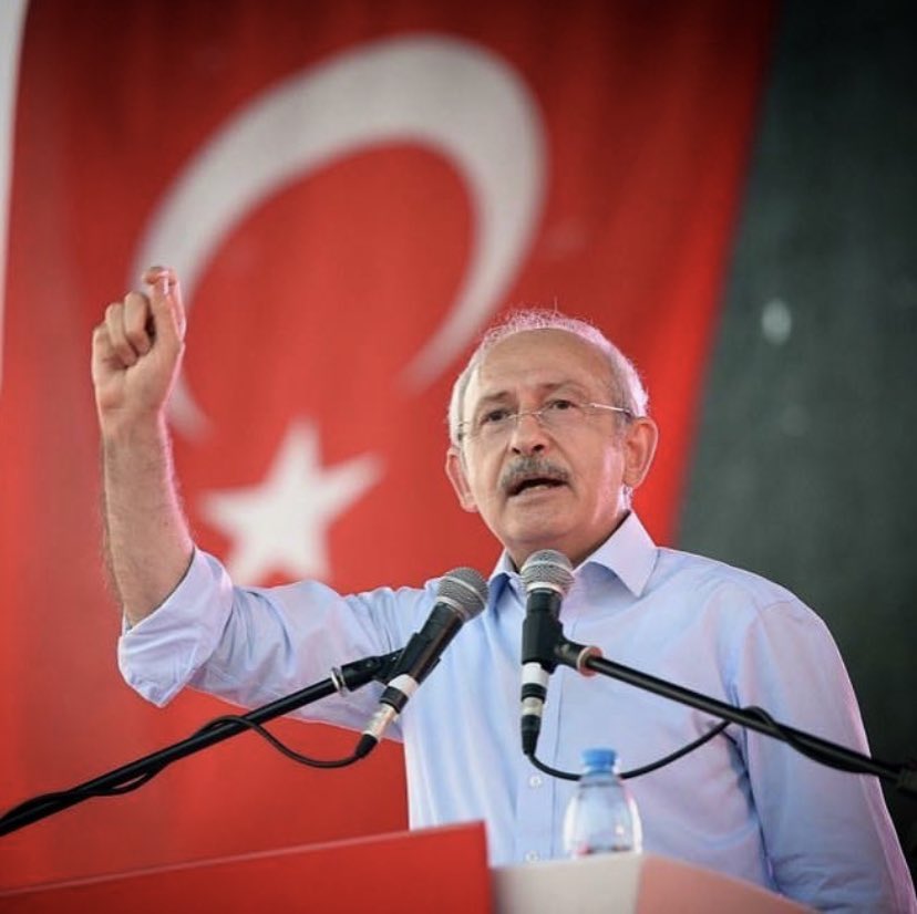 #KılıçdaroğluNeSöyledi: “Hiçbir Cumhuriyet Halk Partili’nin umutsuzluğa kapılma hakkı da yoktur, yetkisi de yoktur!
Hiçbirimiz umutsuzluğa kapılmayacağız! 

En zor koşullarda Türkiye’yi aydınlığa çıkarmak bizim görevimizdir!

Tarihin bize yüklediği bir görevdir bu!”