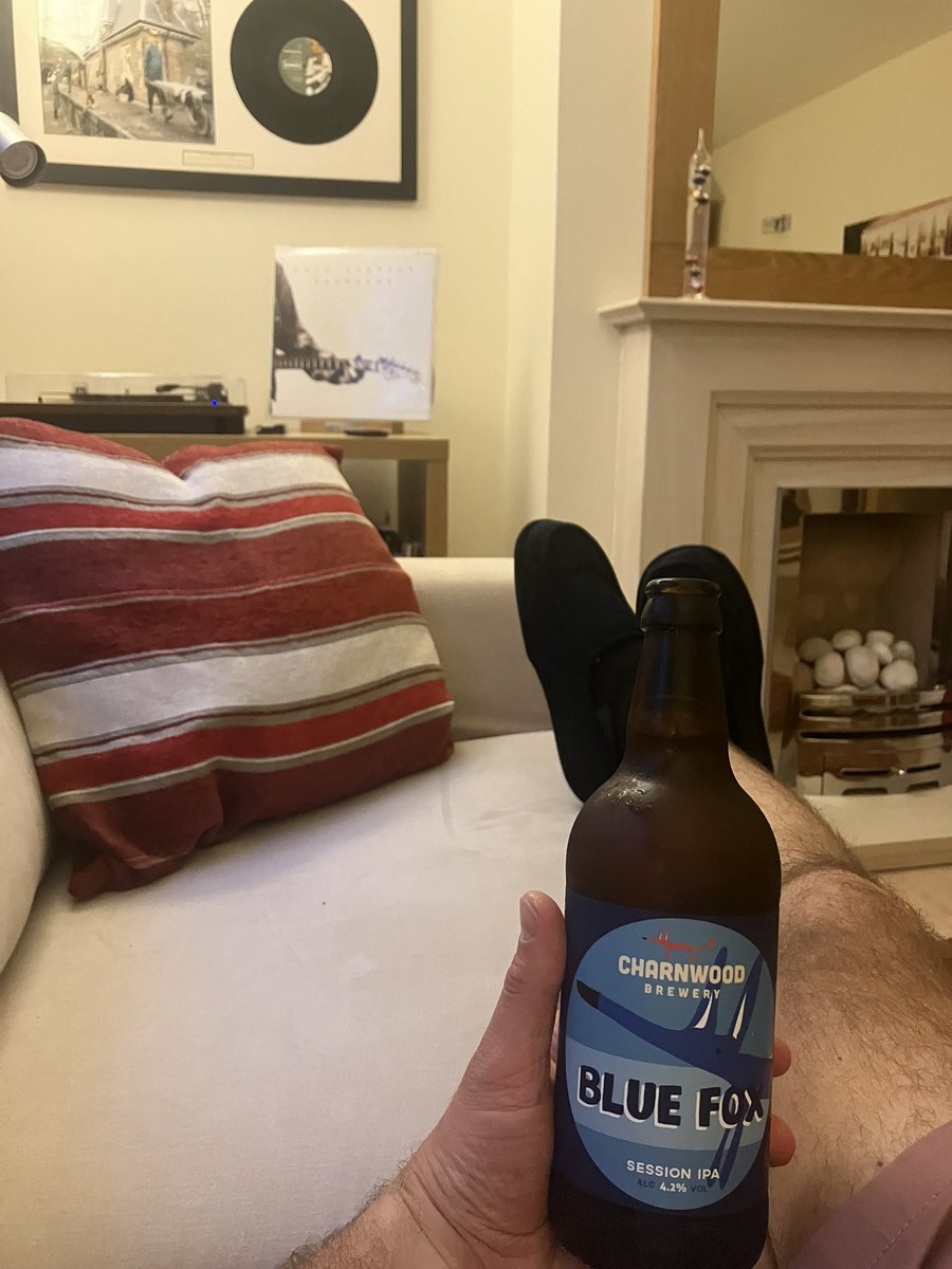 Sampling some of the wares from @charnbrew following last week’s expedition from @PhilTh10 and I to stock up. Stuck some #Clapton on to chill. 🎶 First up, what does the (blue) fox say? 🍻 #buylocal #VinylRevival #vinylrecords