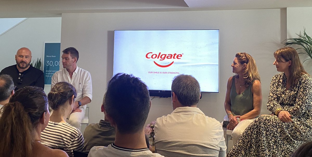 AACClive's tweet photo. Dimitri Guerassimov @vmlyrparis et @laurentcayet @Colgate avec nous pour raconter le dispositif du bus.
Cette campagne revient aux racines de la marque : permettre le soin dentaire à tous. #creativityisbusiness https://t.co/0FyZ4F58RX