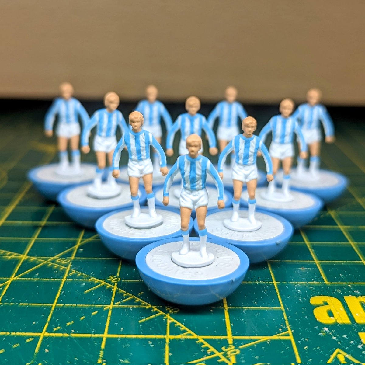 subbuteo_paints's tweet photo. Cleaned up and ready for details 🎨🖌️
#subbuteo #tablesoccer #soccer #football #zeugo #calcio #oldsubbuteo #tablefootball #vintage #boardgames #goal #astrobase #retro #subbuteoold #photography #hobby #topspin #subbuteoart #photooftheday #follow #subbuteocollector #nostalgia https://t.co/ElHyuPpkWw