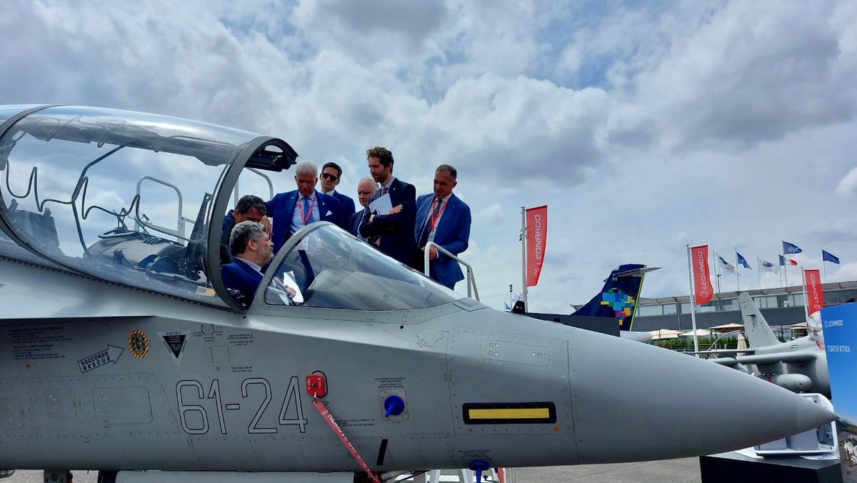Leonardo_live's tweet image. 📸The second day of the #ParisAirShow has come to an end. We're looking forward to another exciting day at @salondubourget #LeonardoPAS #PAS23