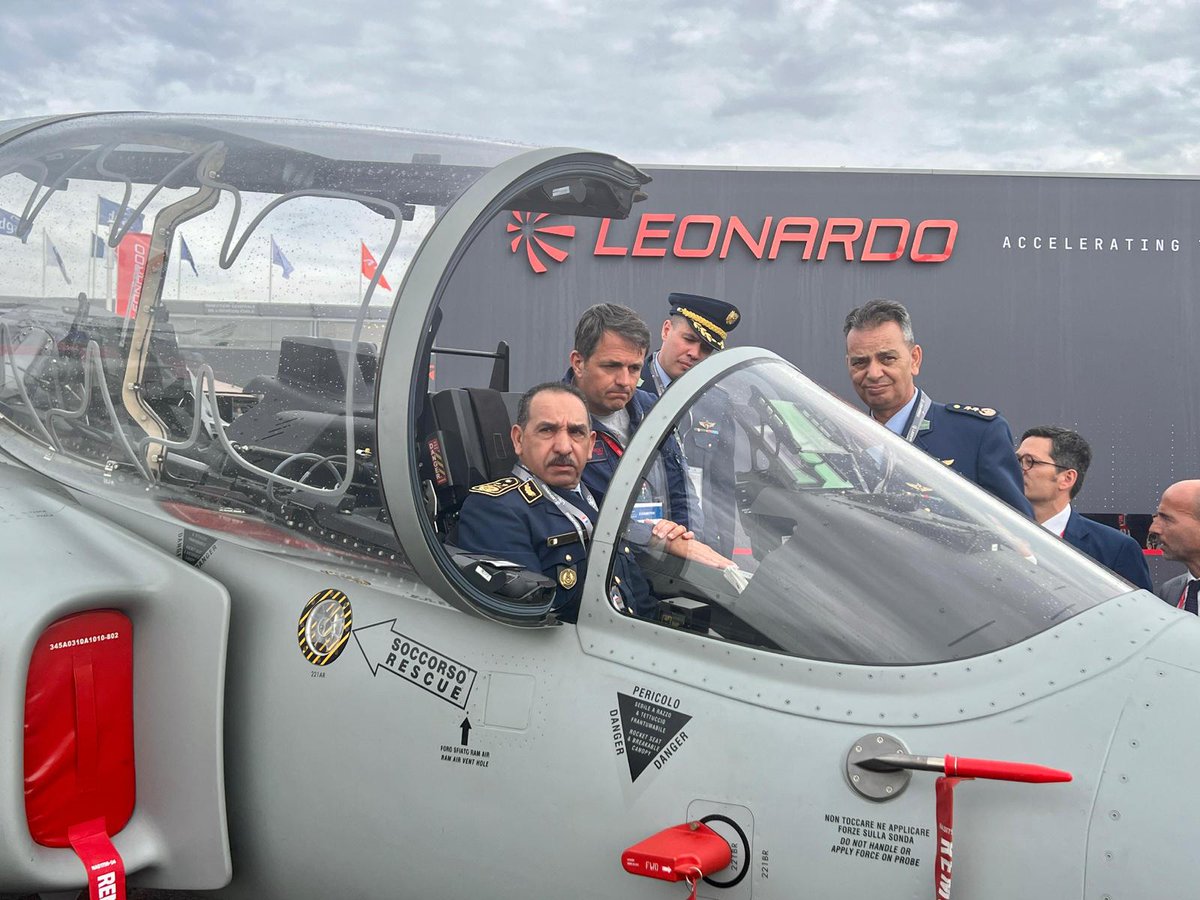 Leonardo_live's tweet image. 📸The second day of the #ParisAirShow has come to an end. We're looking forward to another exciting day at @salondubourget #LeonardoPAS #PAS23