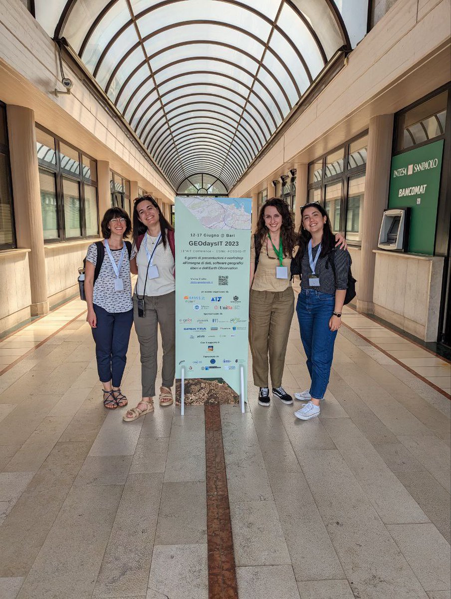 fede_gaspari's tweet image. A wonderful 6-days long conference experience has come to an end!
Last week #GEODaysIt2023 brought together #AIT, #FOSS4Git and #OSMit in Bari for a national celebration of the Italian #geospatial community in all its shades.
 
🧵1/n