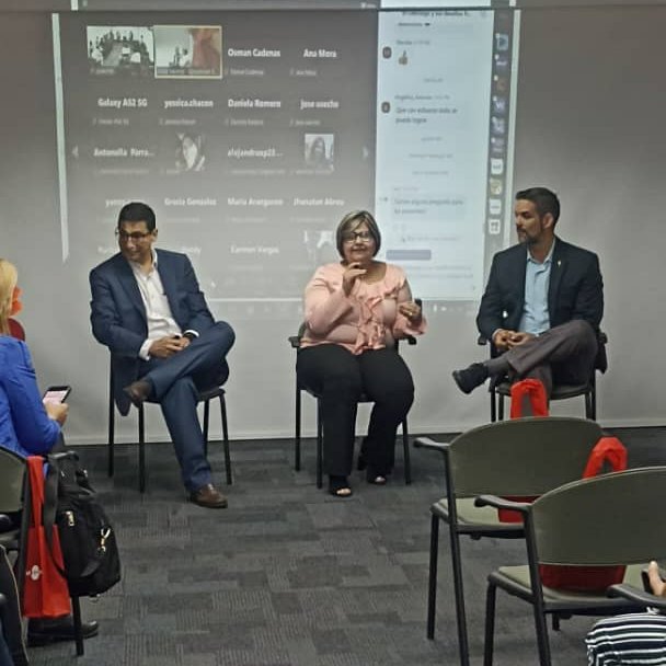 Ahora, damos inicio al ciclo de preguntas y respuestas con nuestro panel de conferencistas.

#Cestaticket #CharlasCestaticket #PreguntasyRespuestas #Liderazgo #Bienestar #InteligenciaArtificial