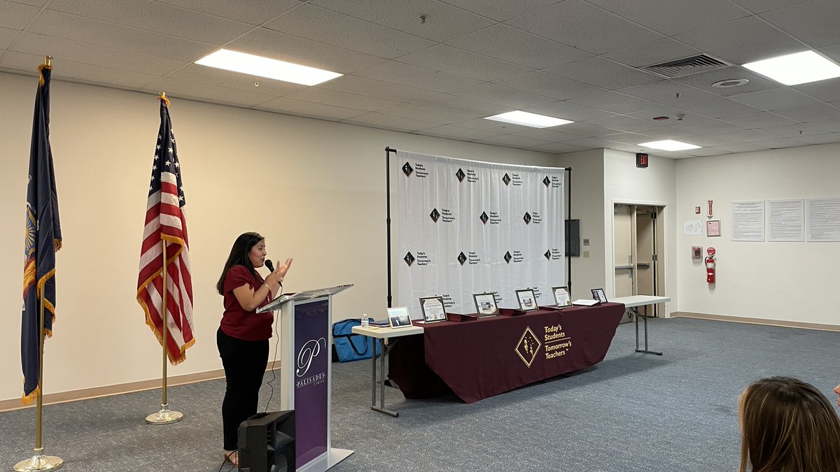 TSTTHQ's tweet photo. Over 100 Rockland County students, parents, and administrators attend the annual Y/E Induction Ceremony held at Palisades Center. 
It was an inspirational and motivating evening to celebrate another year of student success. #students #school #studentsuccess 🥳🎉 https://t.co/2OUDVR0Itu