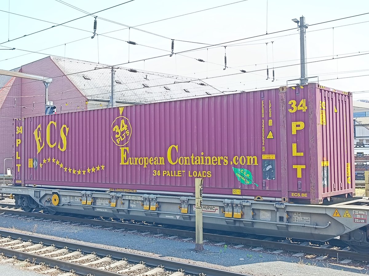 Linz HBF today. ECS 45ft container.