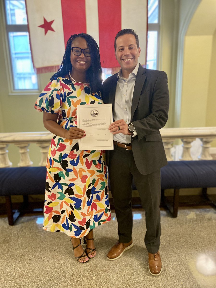Congratulations to our new 4C07 Commissioner Eric Heller (@ericforanc4c07). Sworn in and ready to serve #Petworth! ✔️