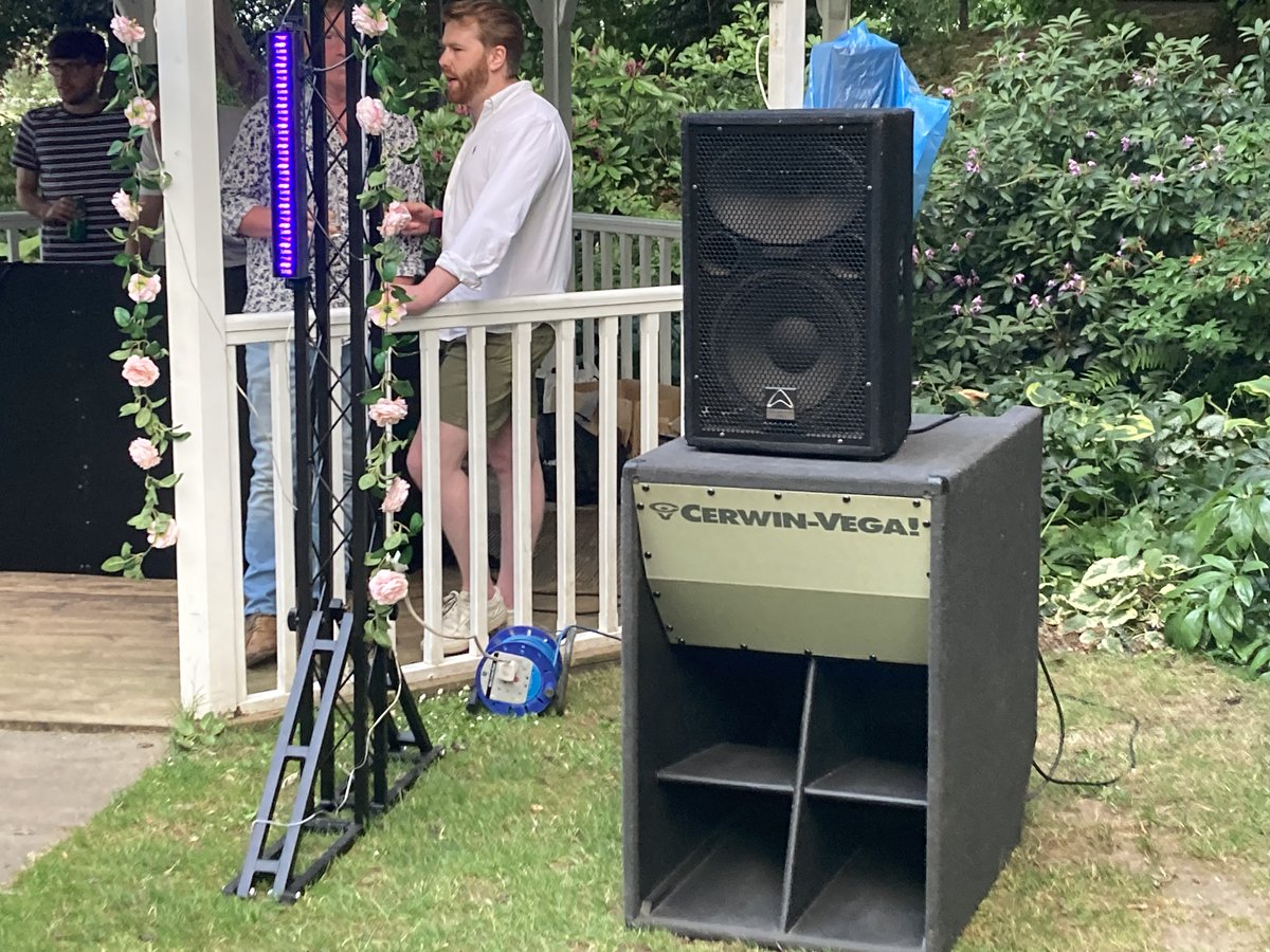 AcmeAudioVisual's tweet image. A Fantastic Start to the Groove Garden Events!...A wonderful mellow vibe. Everyone had a great time chilling and dancing in the sunshine! Can't wait for the next one!
