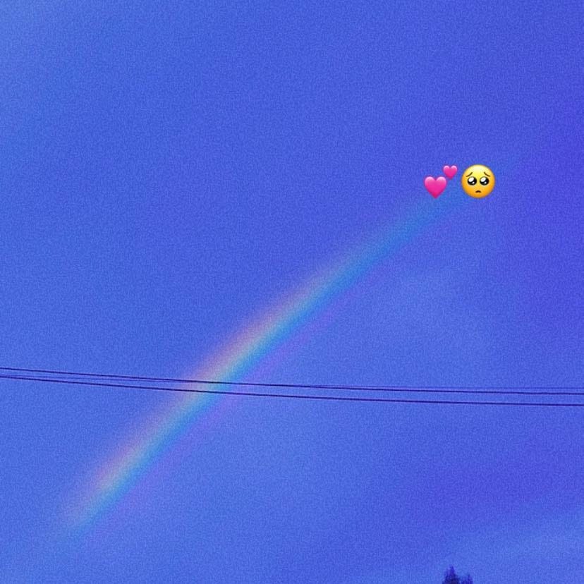 MIREYAYOLANDAA1's tweet photo. Un arcoíris inconcluso es como esos amores que pudieron haber sido pero nunca fueron. Algo que existió, pero nunca empezó. 🥀#arcoris 
#quotes https://t.co/dpynJyPNA6