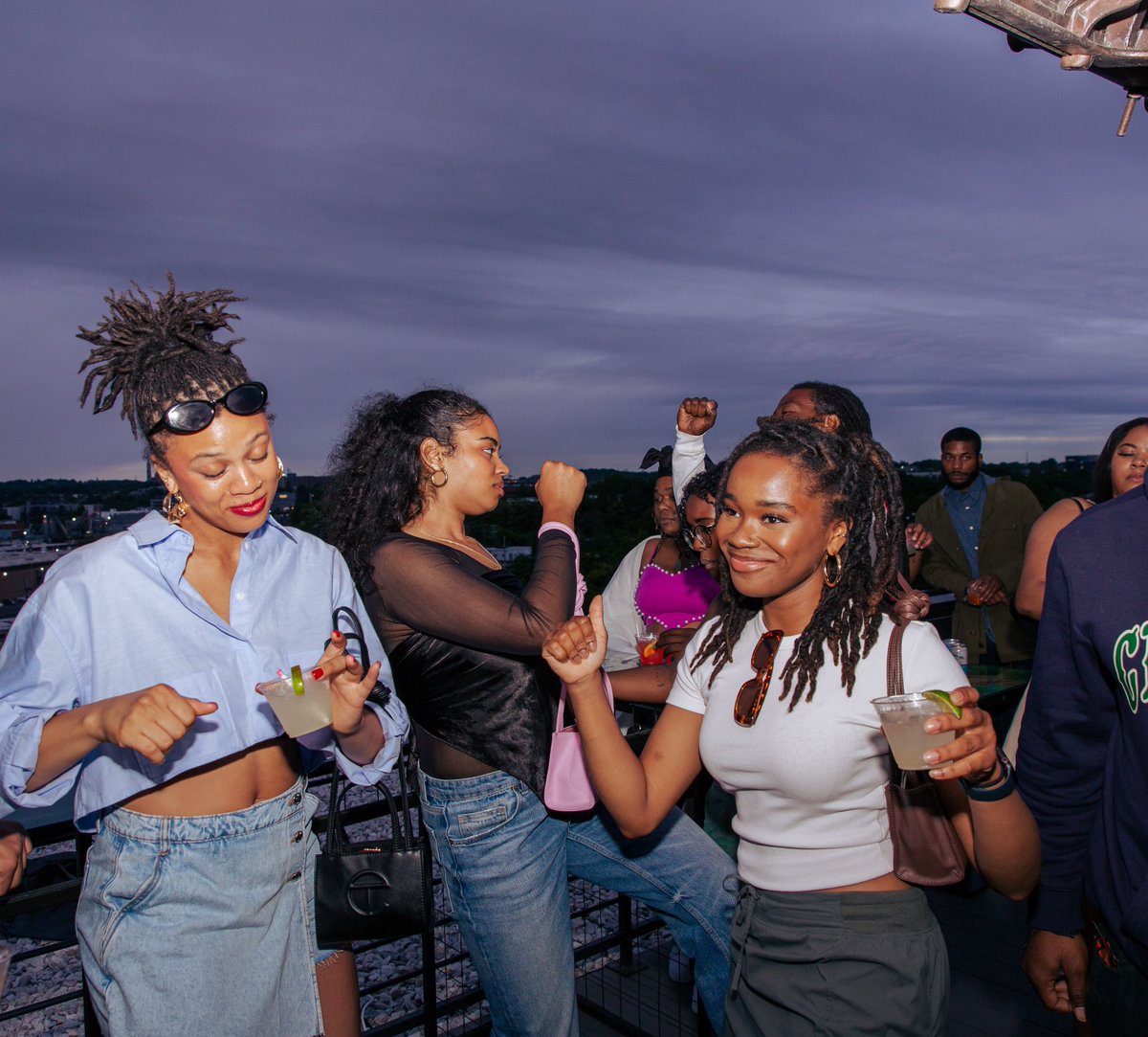 soundsbytfields's tweet photo. #NoStandingRoom is back this Saturday, June 24th! We got an amazing lineup playing your favorite sounds from all over the world!

Sounds by @boKnowsDJING + DJ K.O + + Ilham-maé + Myself

Hosted by @Greeezay 

$15 Tickets are still available at the link in bio! https://t.co/sL0ISjaJ6L